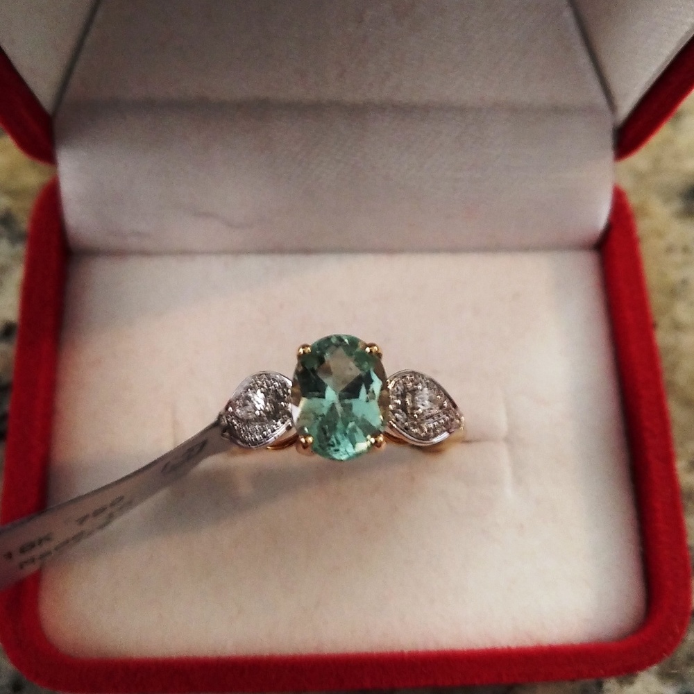 SOLD!! Genuine Emerald/Diamond Ring, 18K Gold - Picture 1 of 8